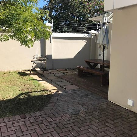 Cosy Private Cottage-Internet & Off Street Parking Порт-Элизабет Экстерьер фото