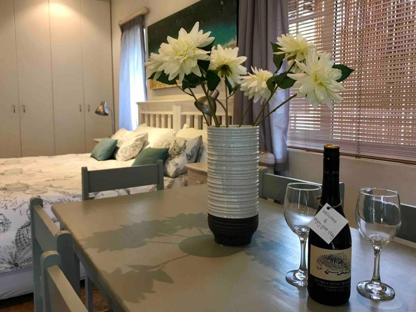 Cosy Private Cottage-Internet & Off Street Parking Порт-Элизабет Экстерьер фото