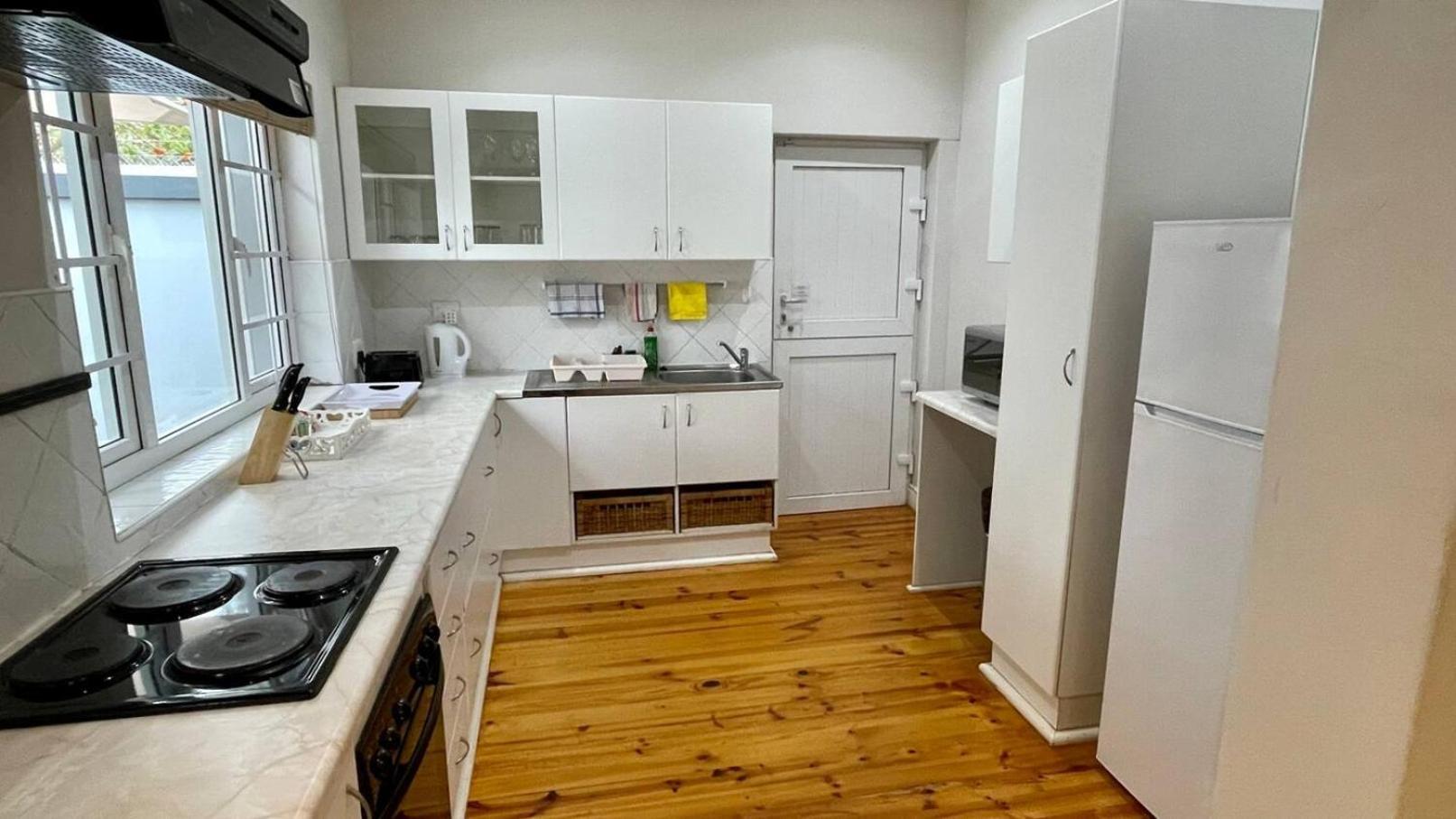 Cosy Private Cottage-Internet & Off Street Parking Порт-Элизабет Экстерьер фото